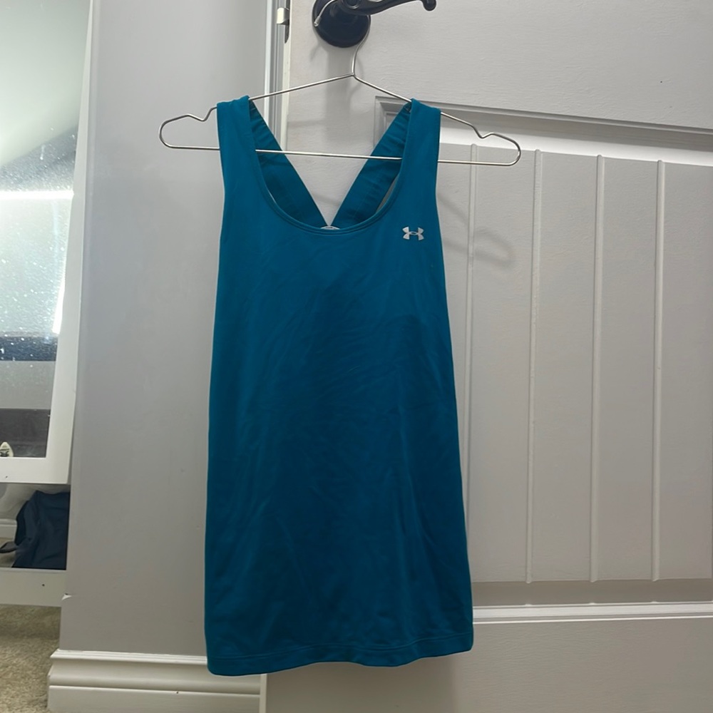 3/$15 Under Armour tank top lined XS